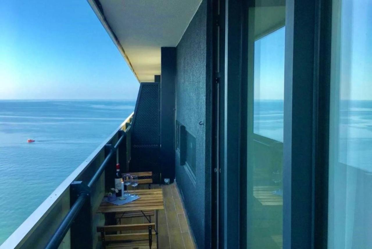 Batumi Beach Side&Sea View Aparthotel Exterior foto